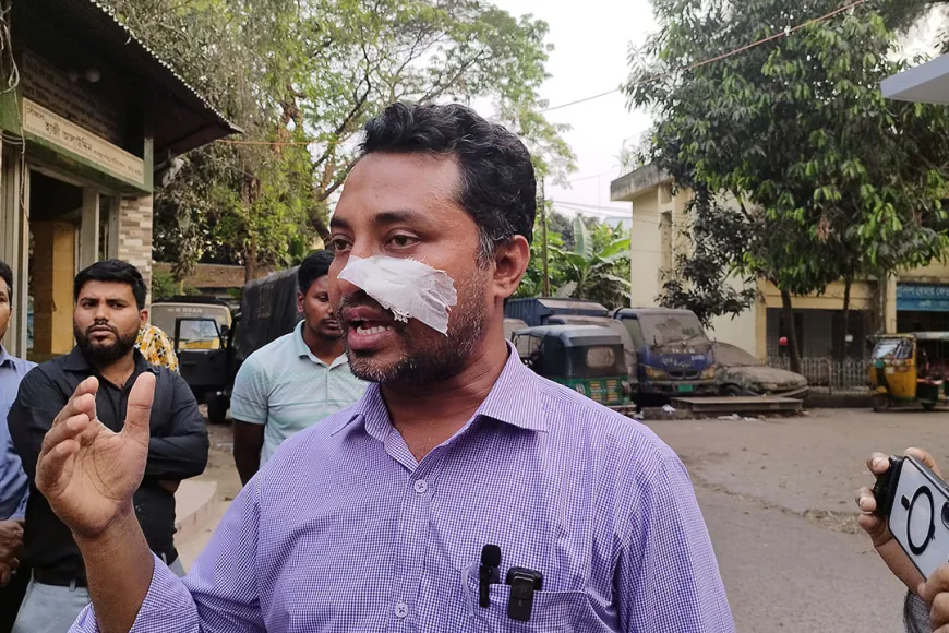 টাকা দিতে না পারায় ব্যাংক কর্মকর্তার নাক ফাটালেন ছাত্রদল নেতা
