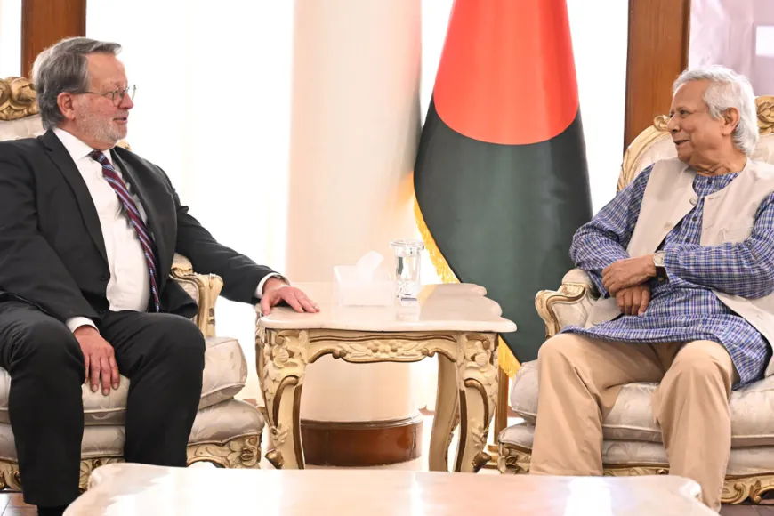 নির্বাচন কখন-কেমন হবে, মার্কিন সিনেটরকে জানালেন প্রধান উপদেষ্টা