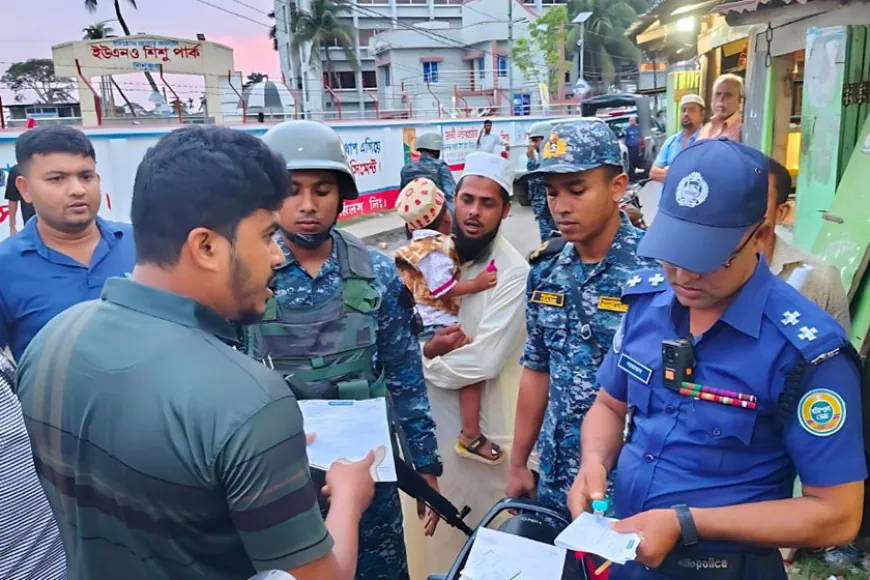 বেতাগী পৌর শহরে পুলিশ ও নৌ-বাহিনীর যৌথ অভিযান