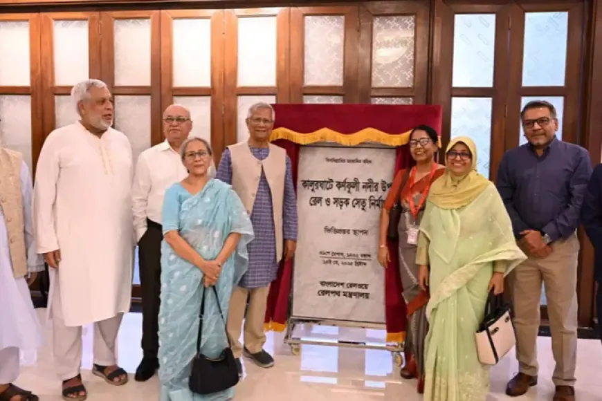 ভিত্তিপ্রস্তরে নেই নিজের নাম, প্রশংসায় ভাসছেন প্রধান উপদেষ্টা