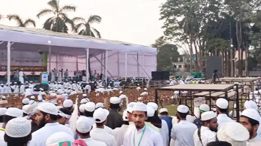 সোহরাওয়ার্দী উদ্যানে জড়ো হচ্ছেন হেফাজতের নেতাকর্মীরা