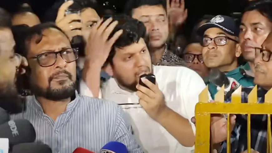 উপদেষ্টা মাহফুজের মাথায় বোতল নিক্ষেপকারী সম্পর্কে যা জানা গেল