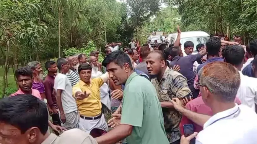 উপদেষ্টা রিজওয়ানার গাড়িবহরে হামলা
