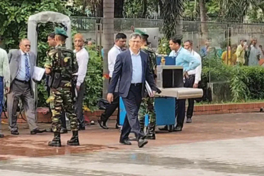 প্রধান উপদেষ্টার সঙ্গে বৈঠকে রাজনৈতিক দলগুলোর নেতারা