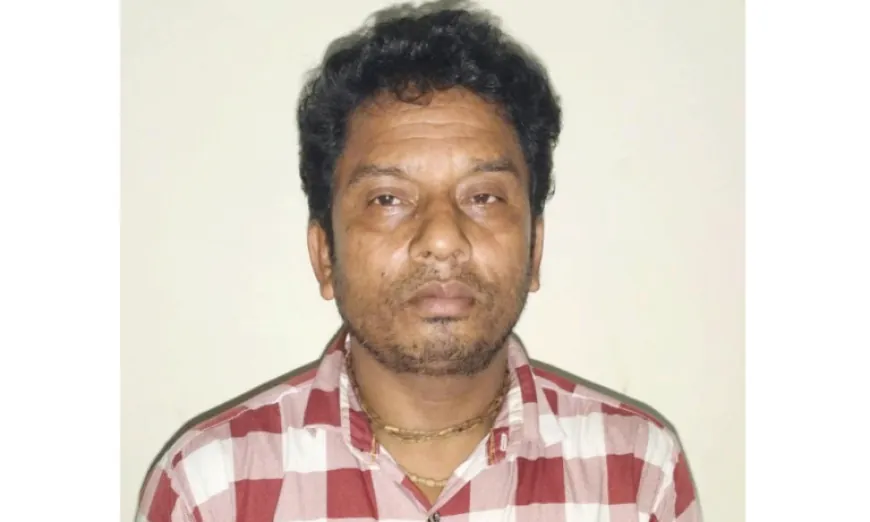 ছাত্রীকে মা সম্বোধন করে পাশের আসনে বসান অটোচালক, অতঃপর…