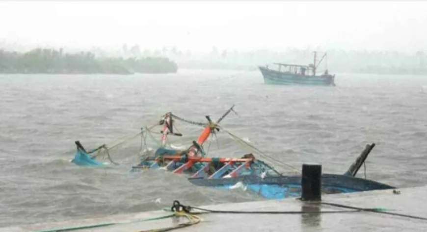 ৫৩ যাত্রী, ১২ নাবিক ও ২২টি যানবাহন নিয়ে ডুবে গেল ফেরি, অতঃপর…
