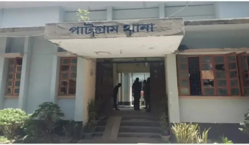 থানা ঘেরাও করে চাঁদাবাজদের ছিনিয়ে নিলো বিএনপি কর্মীরা