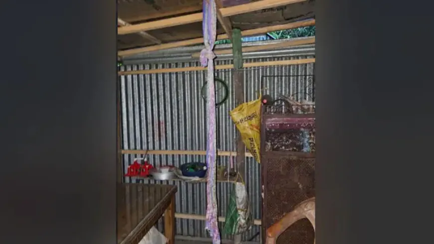 রান্নাঘরের আড়ার সঙ্গে ঝুলছিল শিশুর মরদেহ