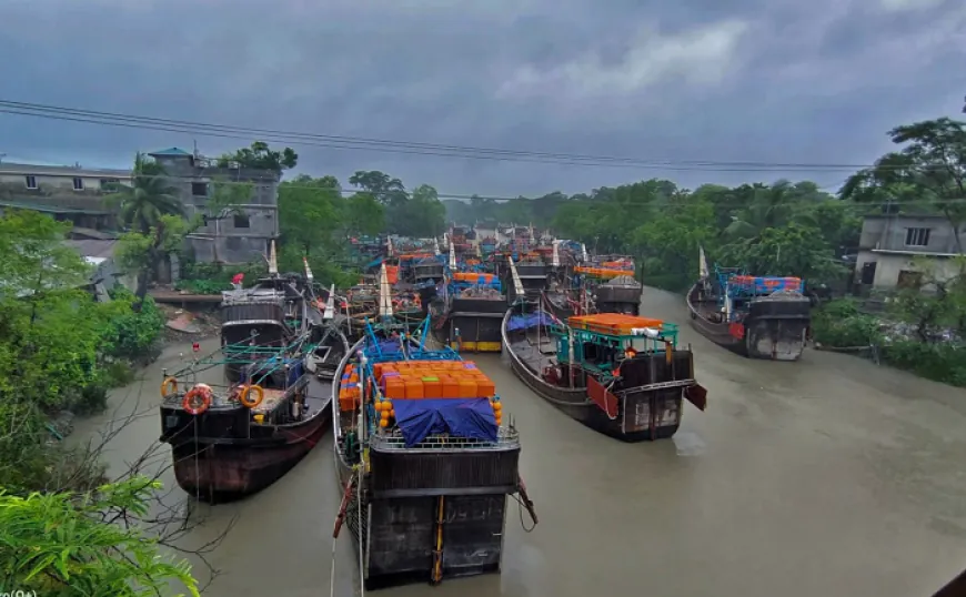 জালে নেই মাছ সাগরে ঝুঁকি দুশ্চিন্তায় বরগুনার জেলে পরিবার