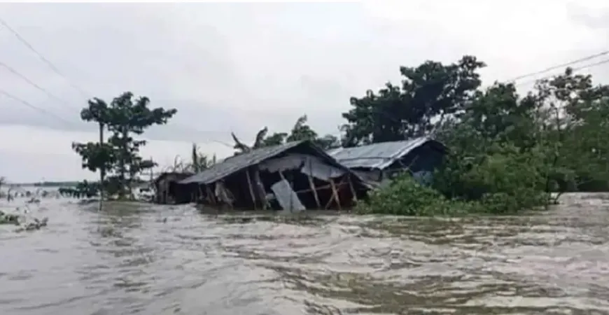৭২ ঘণ্টার মধ্যেই ডুবে যেতে পারে দেশের যে ২০ জেলা.জেনে নিন জেলাগুলার নাম