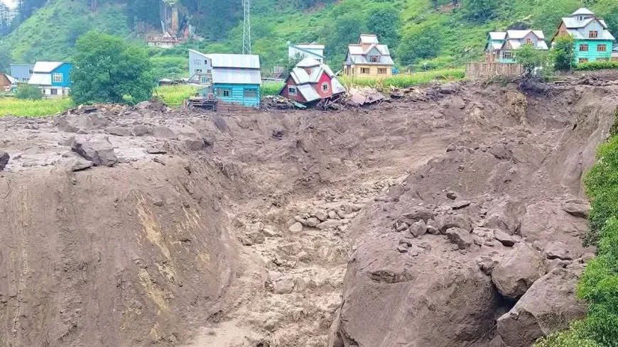 ভারতে ভয়াবহ ‘মেঘ বিস্ফোরণে’ নিহত বেড়ে ৩৮, আহত শতাধিক
