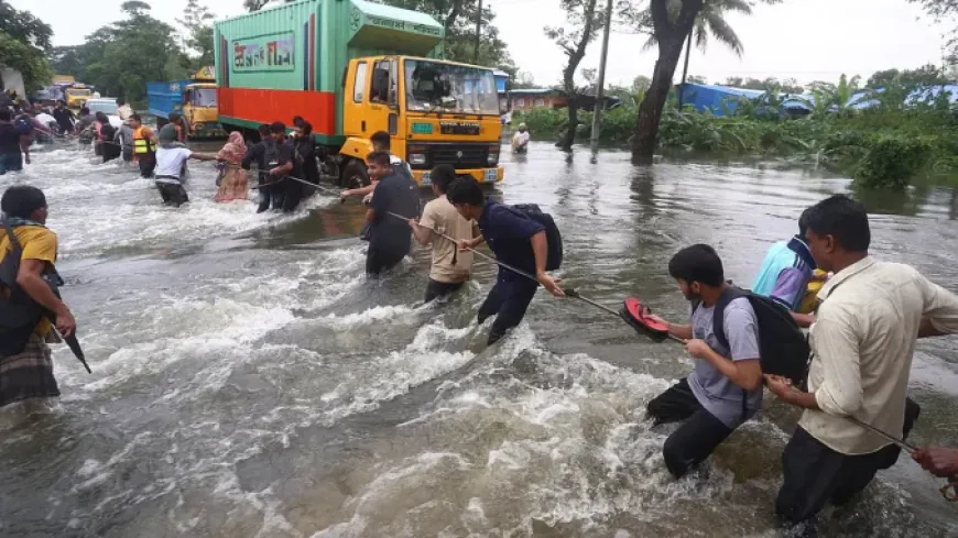 ২৪ ঘণ্টার মধ্যে ৫-১০ জেলা, ৭২ ঘণ্টায় ১৫-২০ জেলায় বন্যার শঙ্কা!