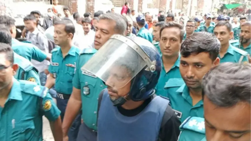 সেই রিকশাচালকের উদ্দেশে পলক বললেন, ‘এক মুজিব লোকান্তরে, লক্ষ মুজিব ঘরে ঘরে’
